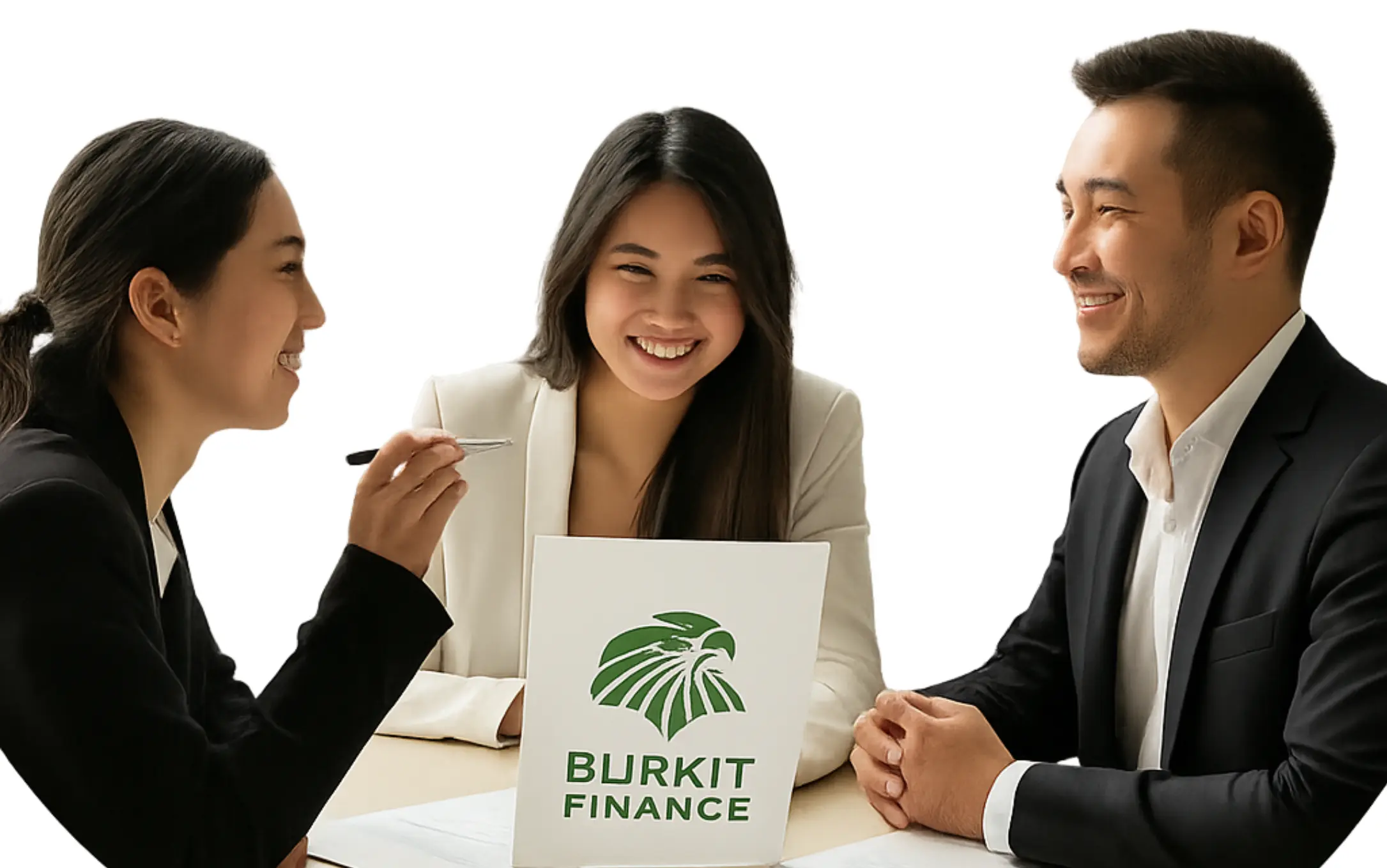 Менеджер Burkit Finance консультирует клиента по кредиту